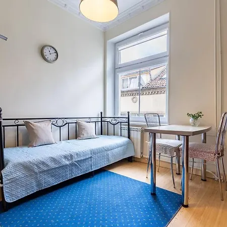 Small But Comfy Flat In The Old Town Center Vip Апартаменты *